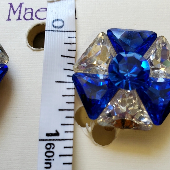 Vintage Crystal Blue & Clear Cluster Clip On Earrings Made w/ Swarovski Crystals - Picture 12 of 13